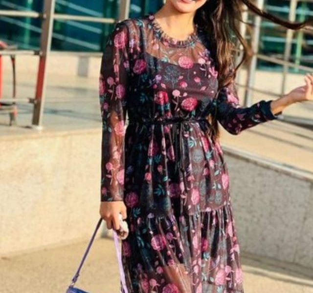Shweta-Mahara-looks-glamorous-in-Black-Transparent-dress